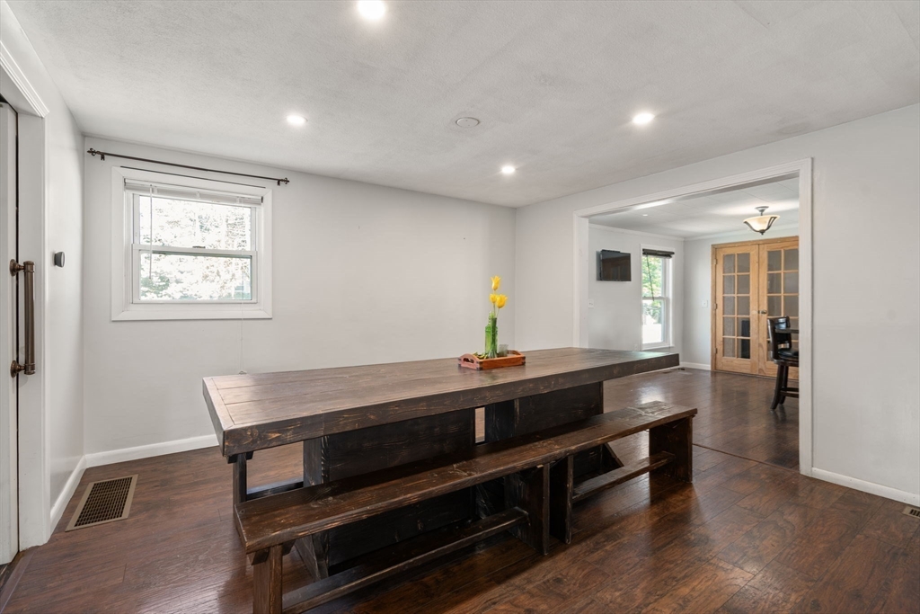 37 Porter Rd