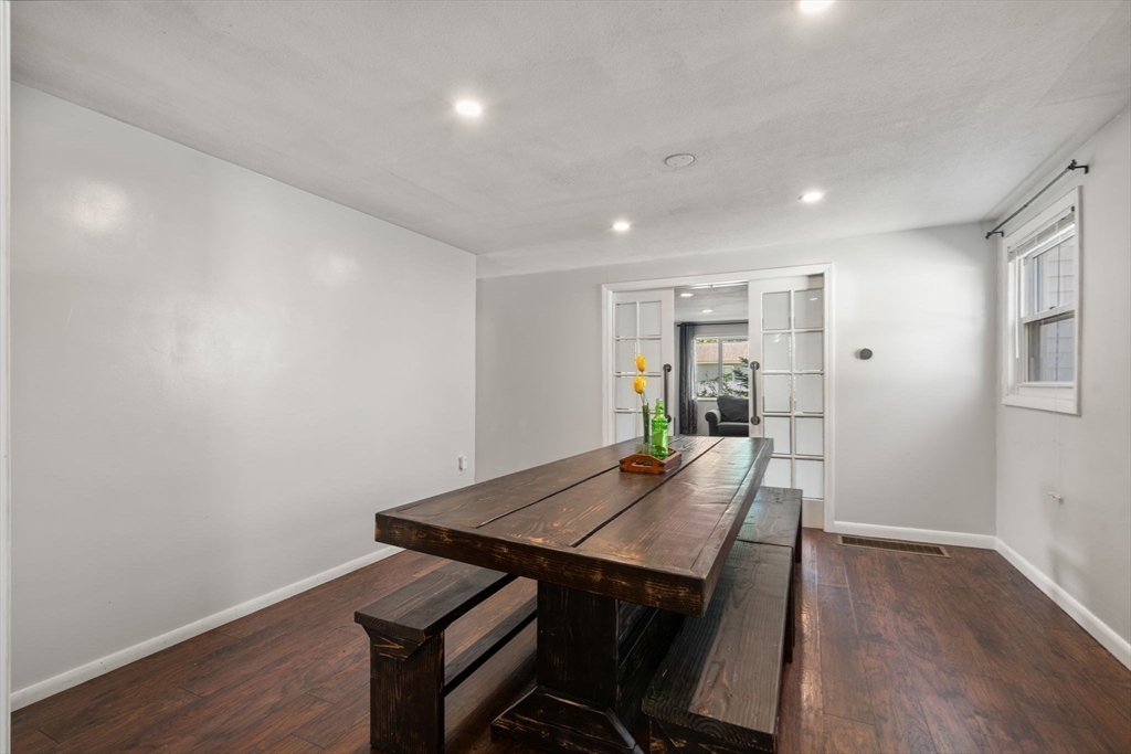 37 Porter Rd