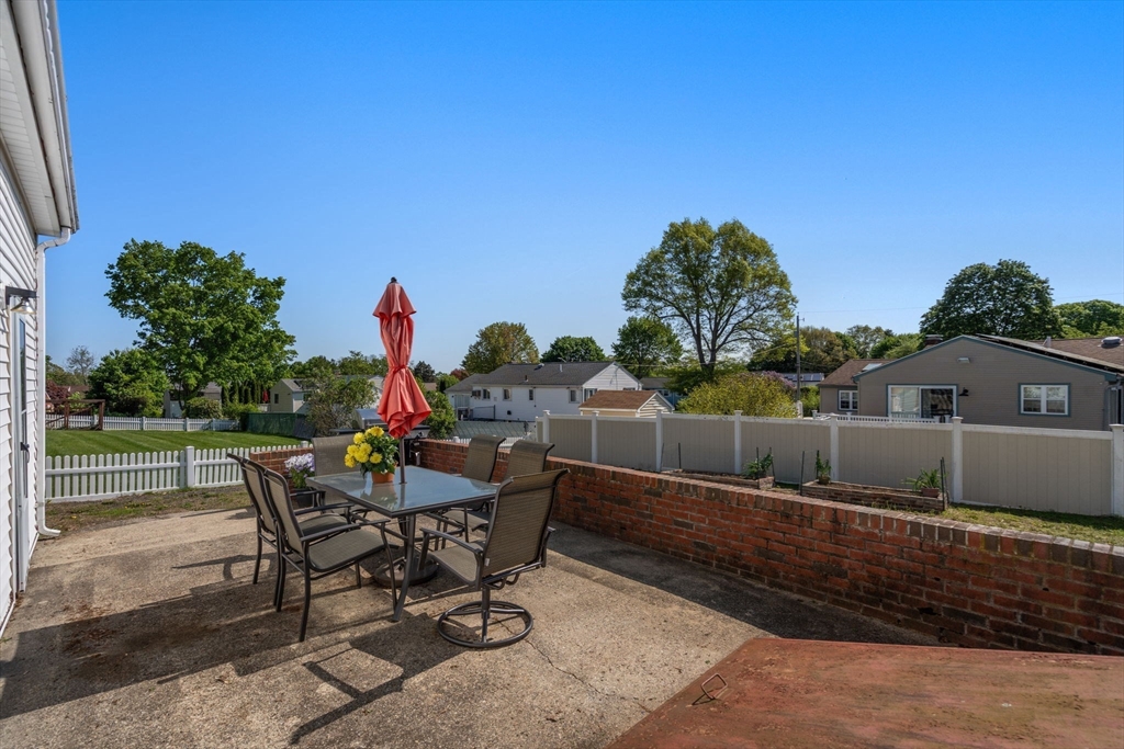 37 Porter Rd