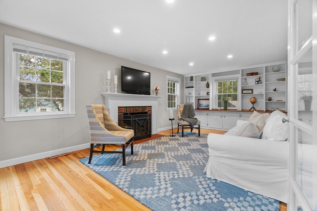 26 Cushing Rd