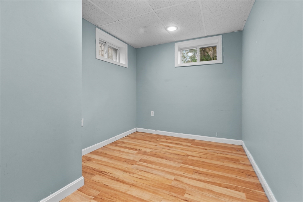 26 Cushing Rd