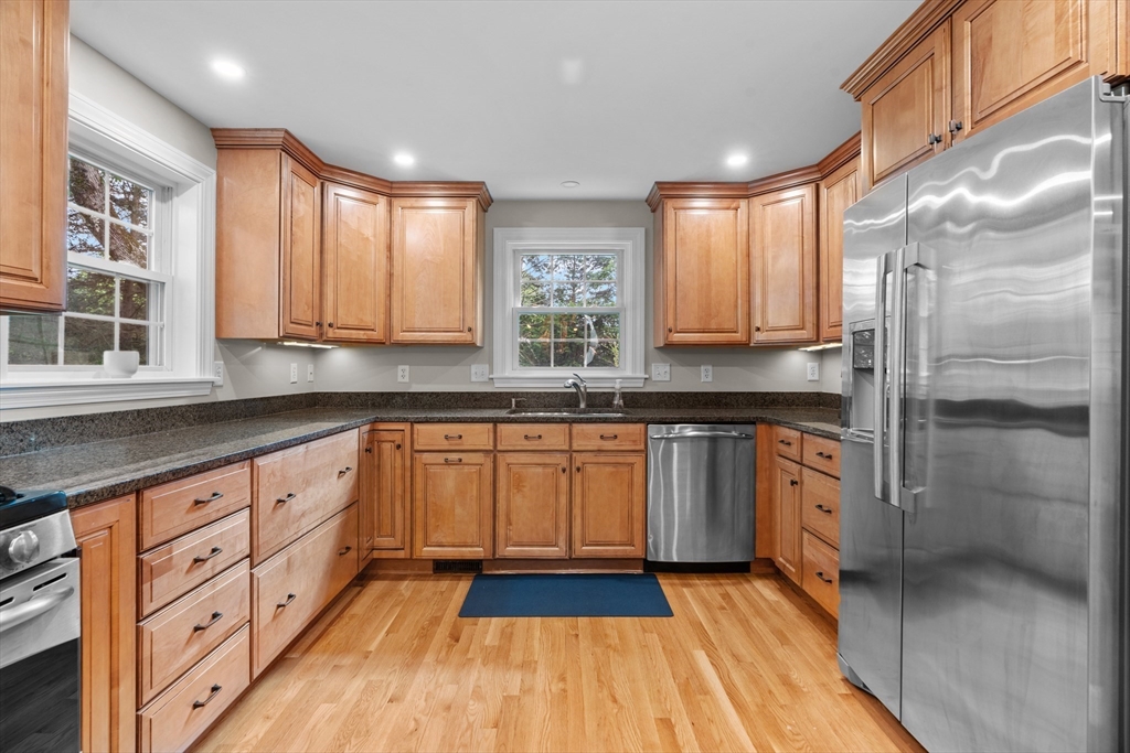 26 Cushing Rd