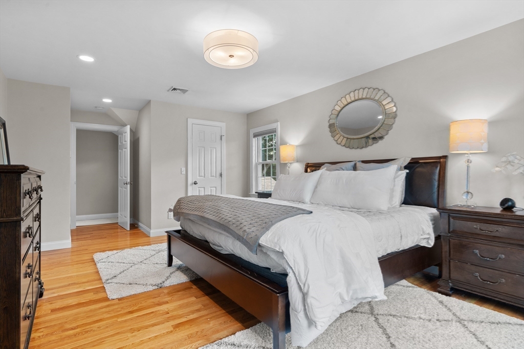 26 Cushing Rd
