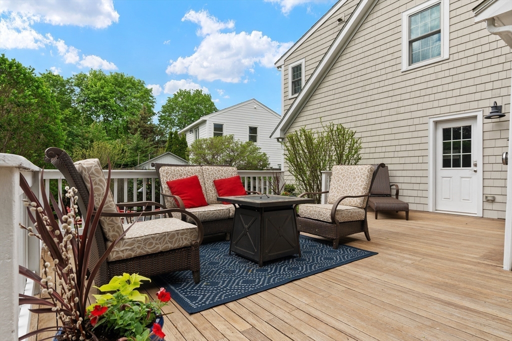 26 Cushing Rd