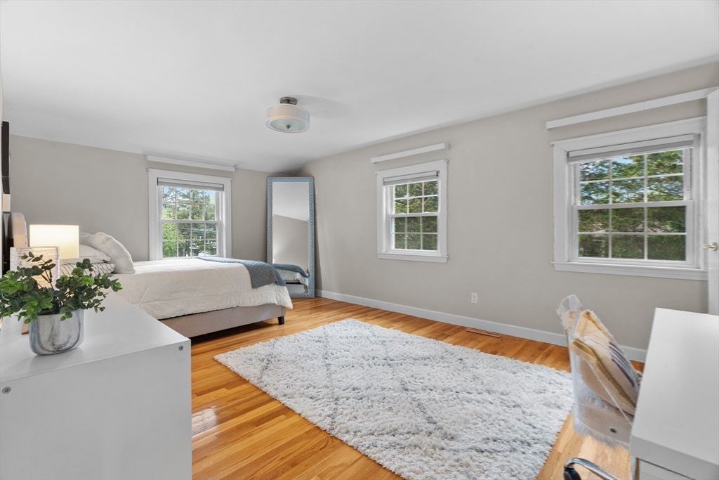26 Cushing Rd