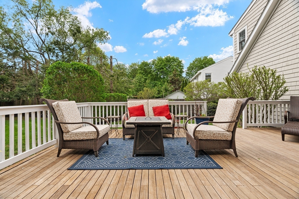 26 Cushing Rd