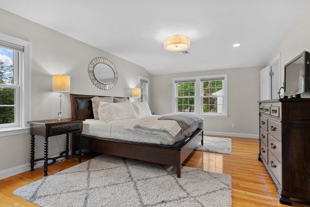 26 Cushing Rd