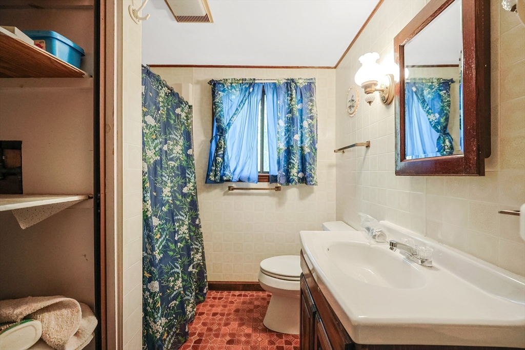 117 Lakeview Dr