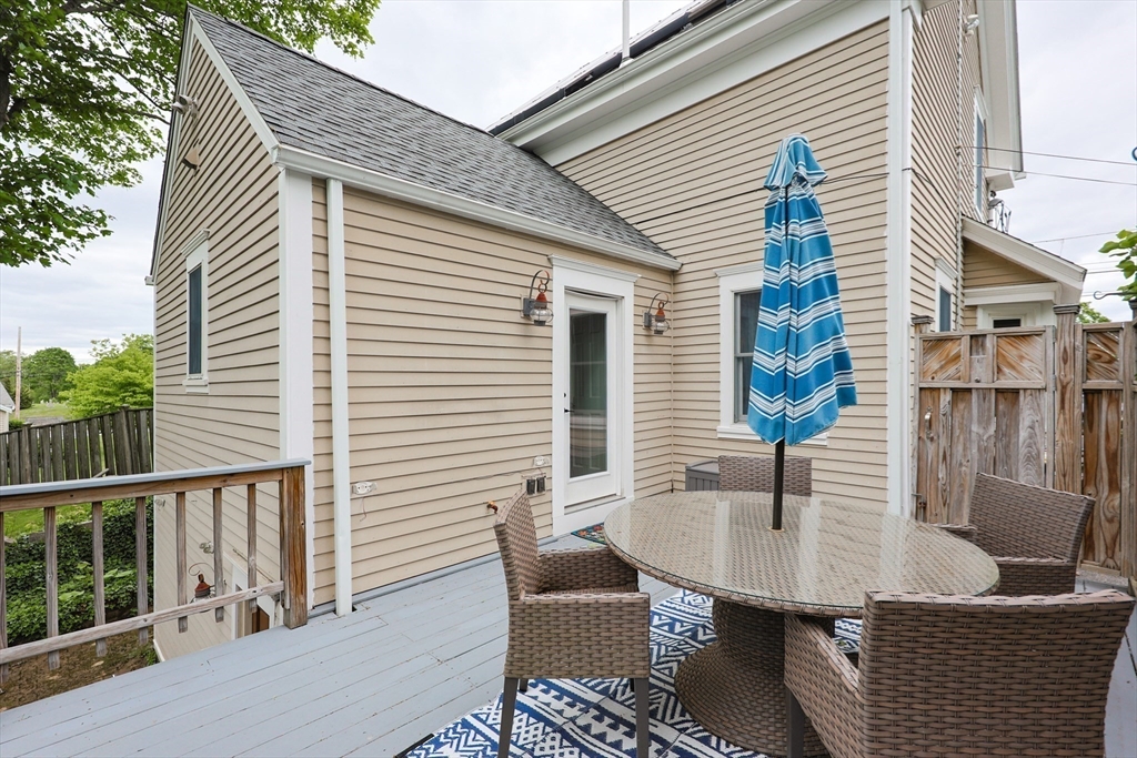 253 Front St