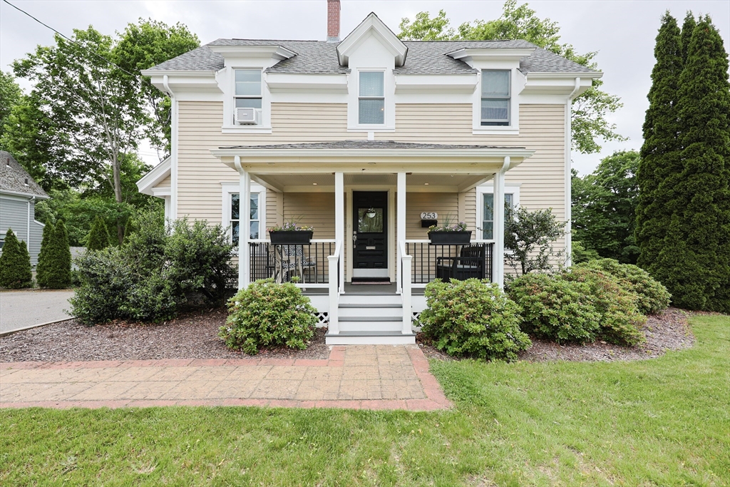 253 Front St