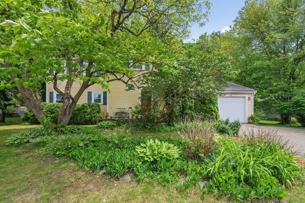 18 Edgewood Rd