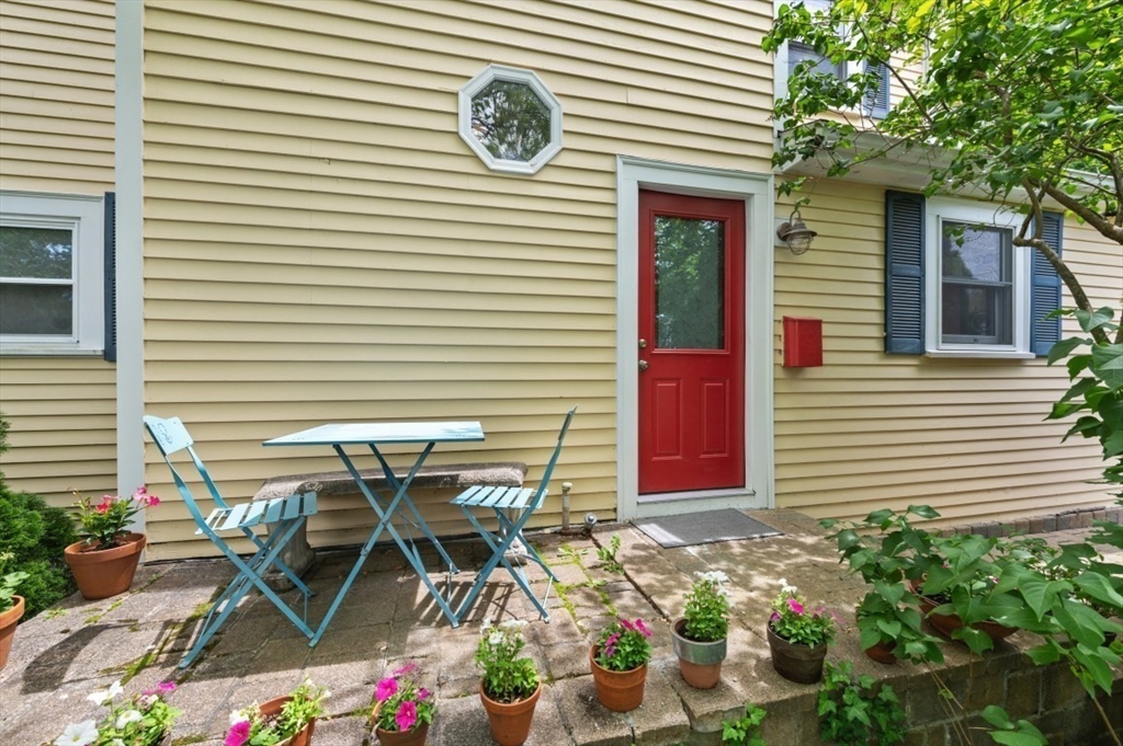 18 Edgewood Rd