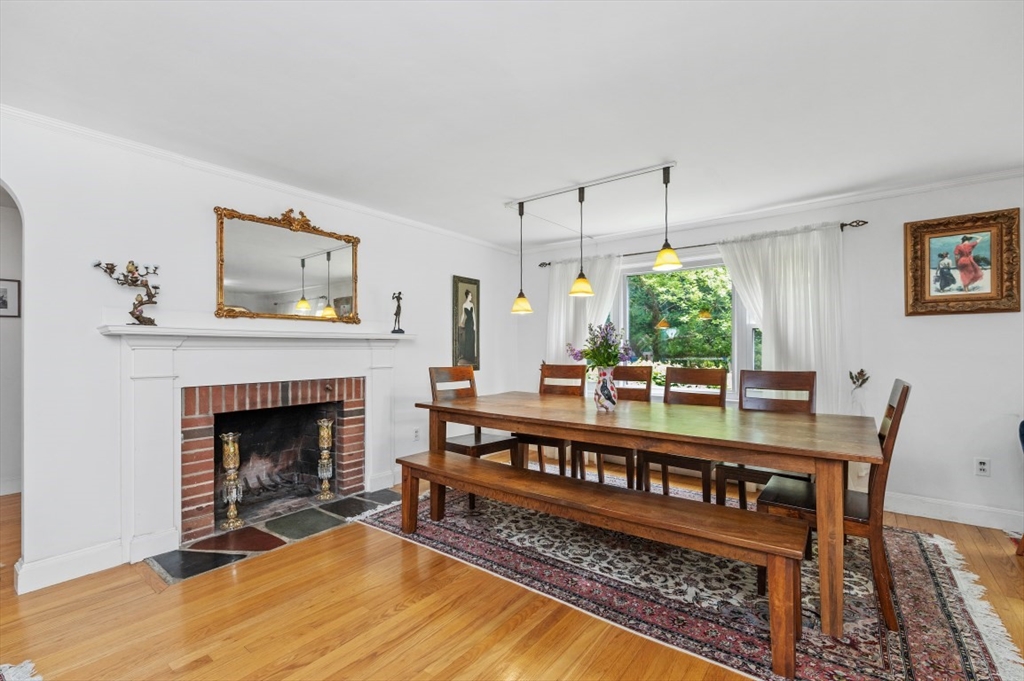 18 Edgewood Rd