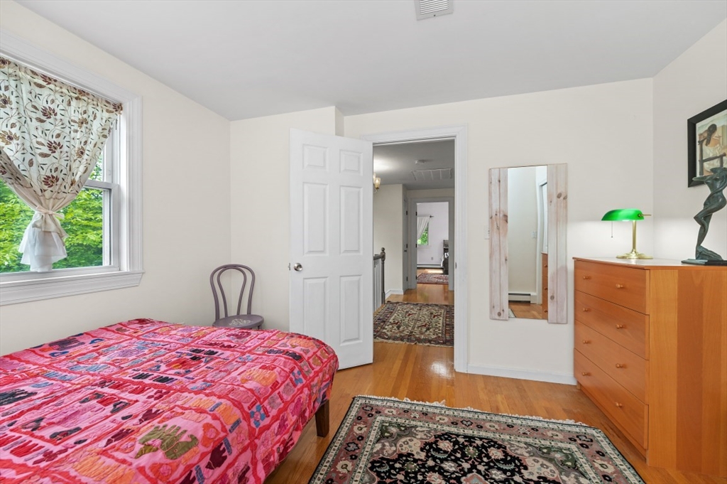 18 Edgewood Rd