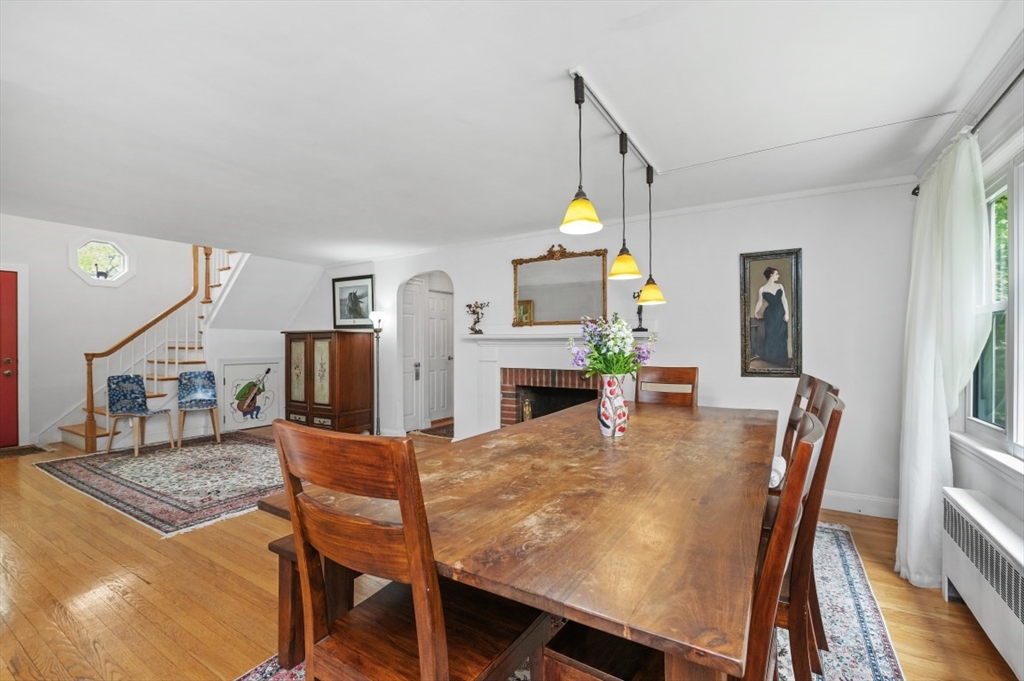 18 Edgewood Rd
