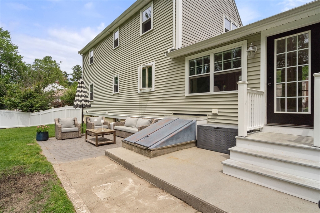 76 Alton St