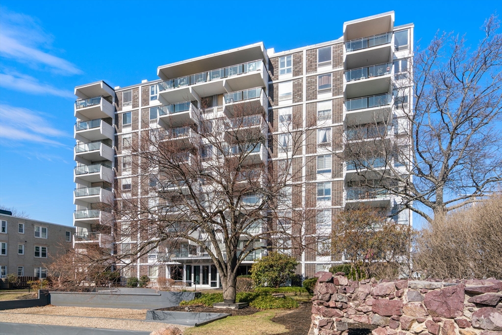 60 Babcock Street # 64