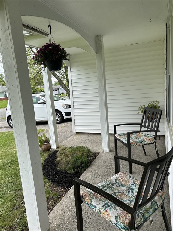 87 Nicholson Dr