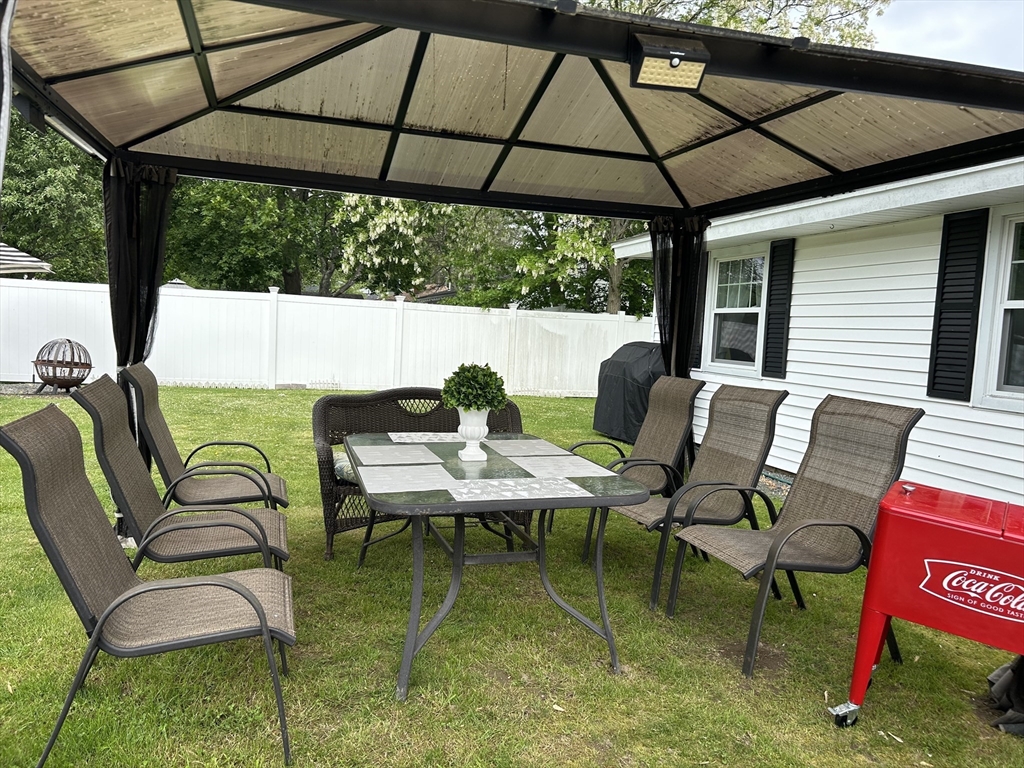 87 Nicholson Dr