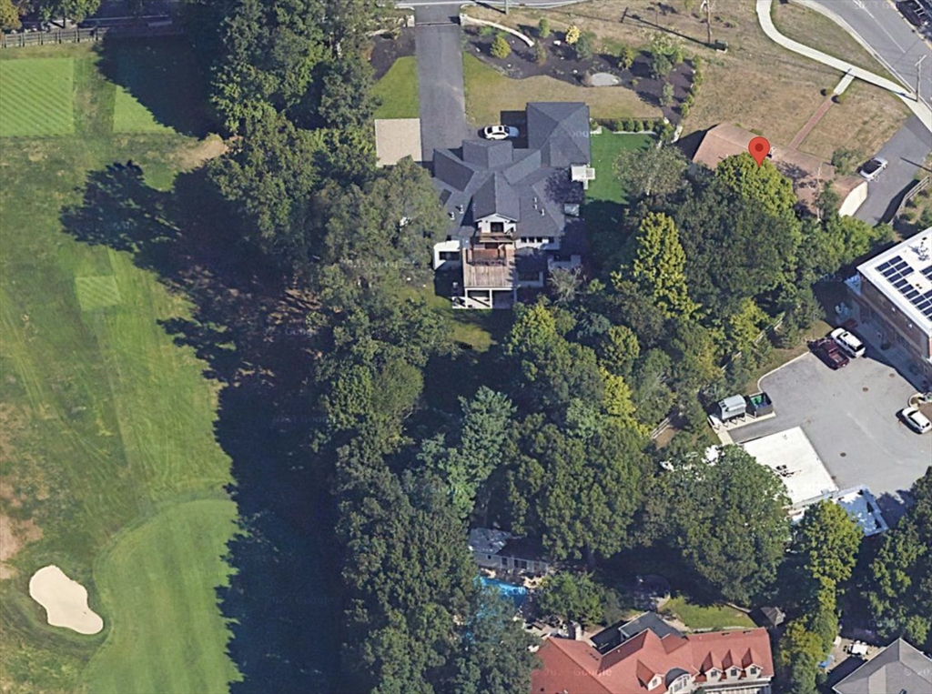 10 Nahanton St