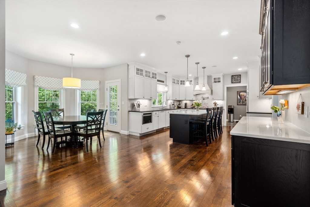 53 Thompson Ave