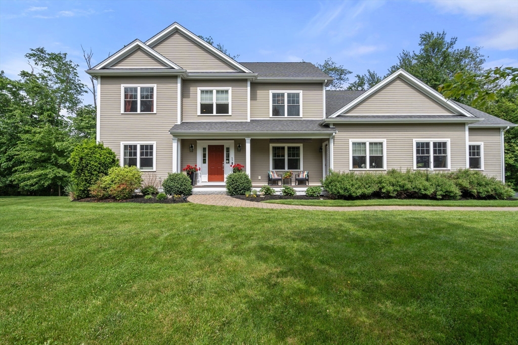 53 Thompson Ave