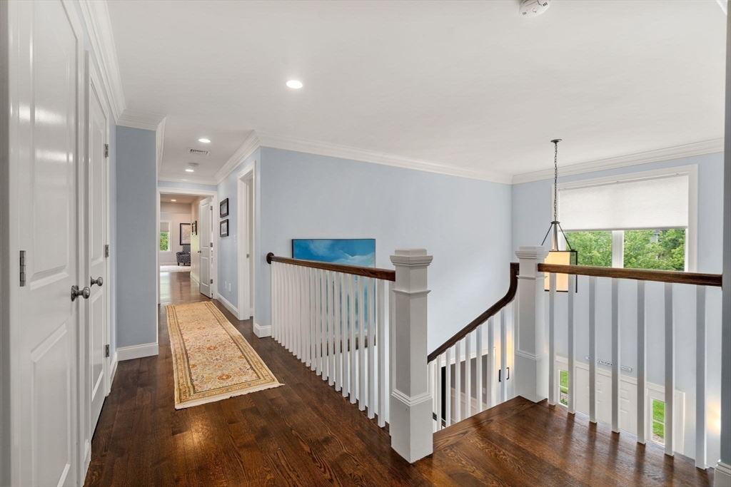 53 Thompson Ave