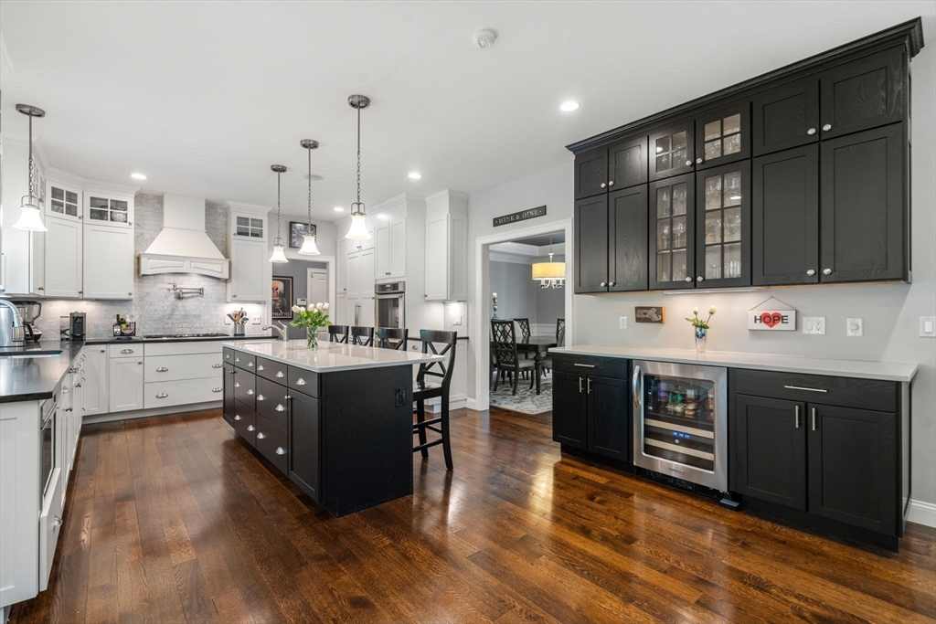 53 Thompson Ave