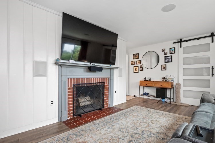 35 Marsh Avenue
