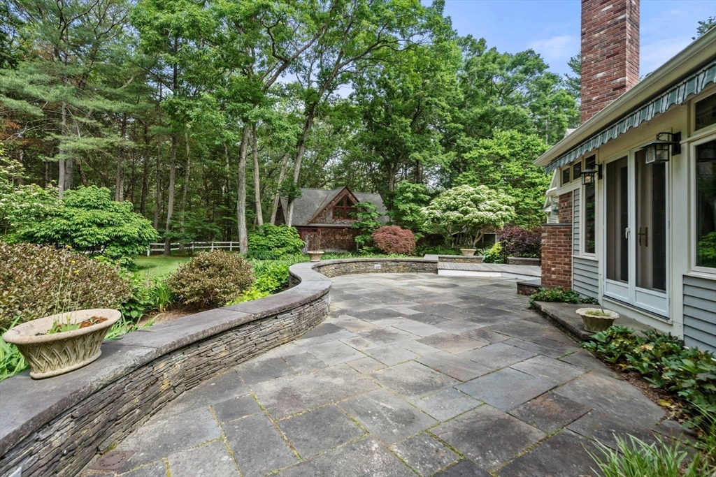 8 Pleasant Street