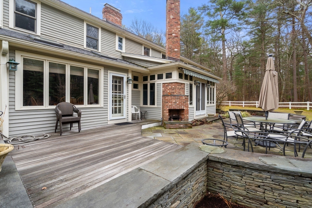 8 Pleasant Street