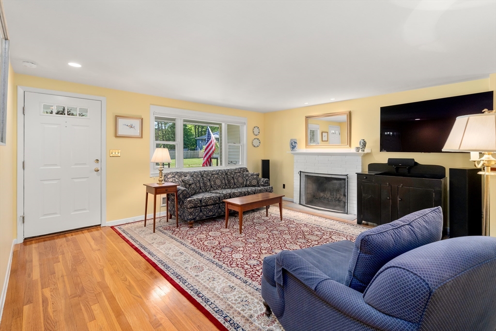51 Claudette Cir