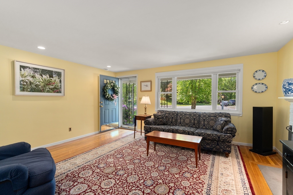 51 Claudette Cir
