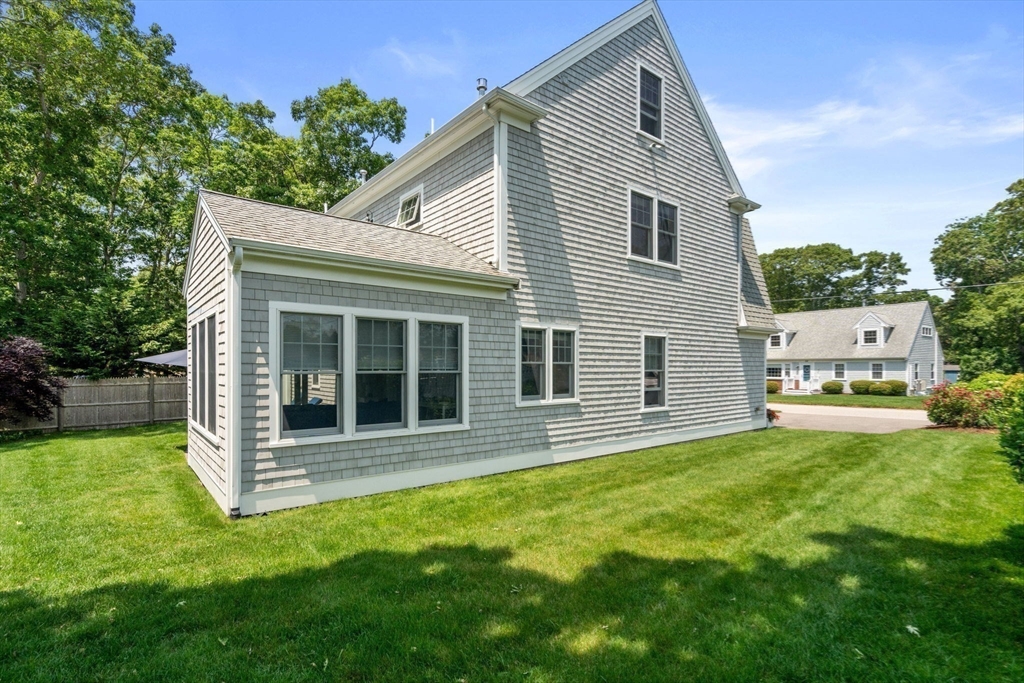 33 Harbor Ave