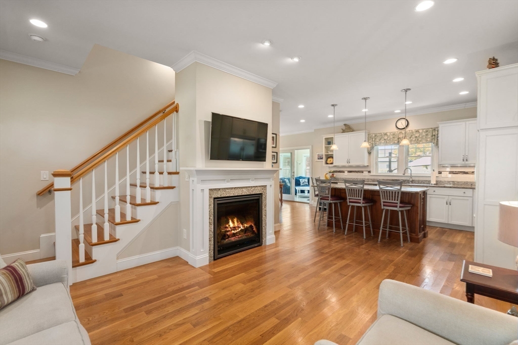 33 Harbor Ave