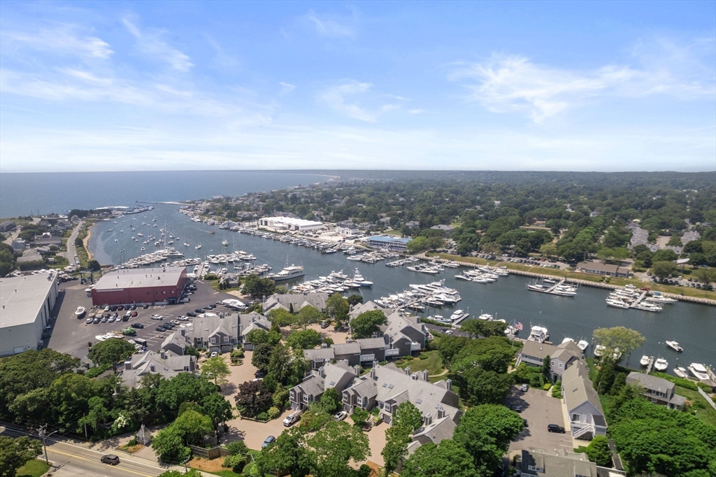 33 Harbor Ave