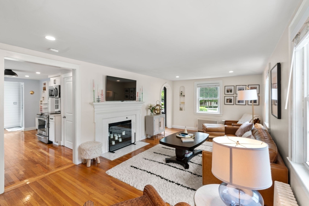 136 Ellis Ave