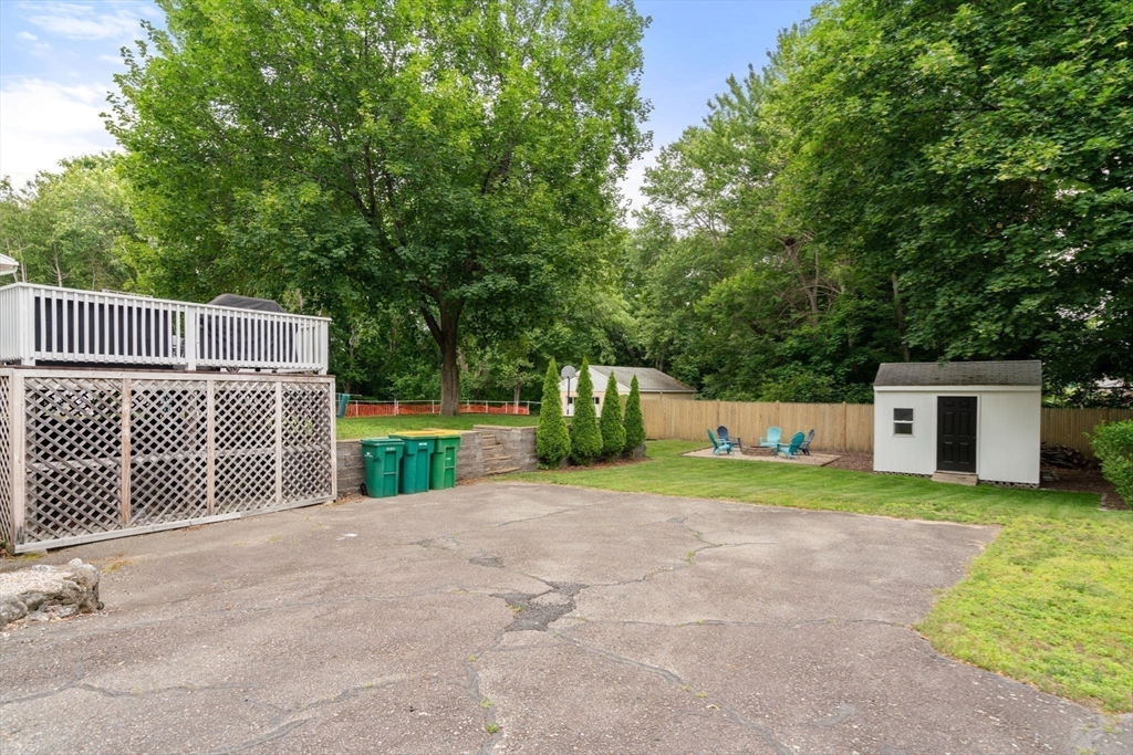 136 Ellis Ave