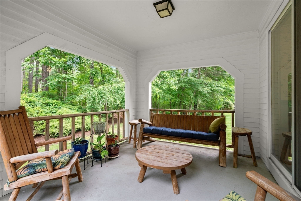 23 Lafayette Dr