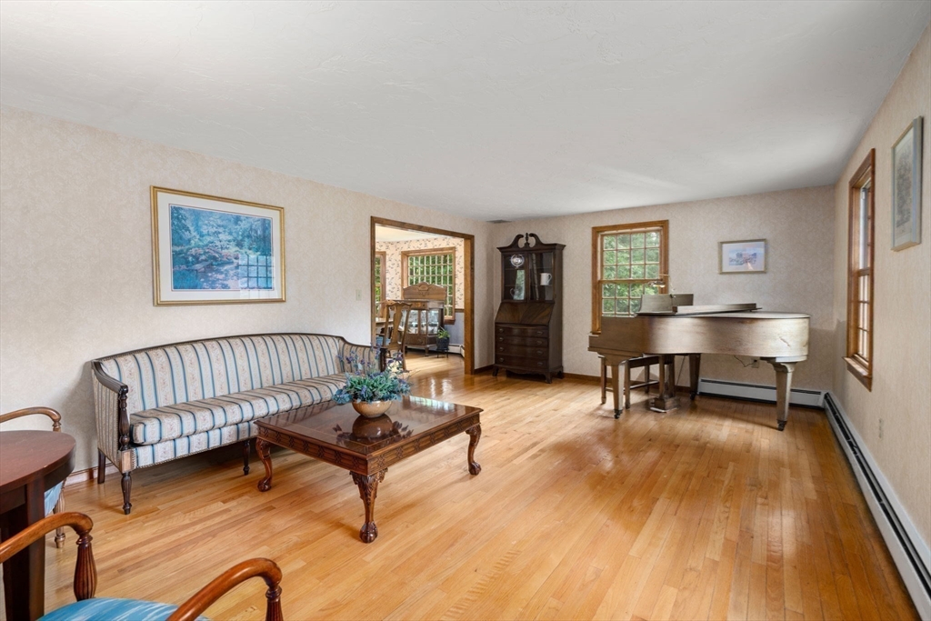 23 Lafayette Dr