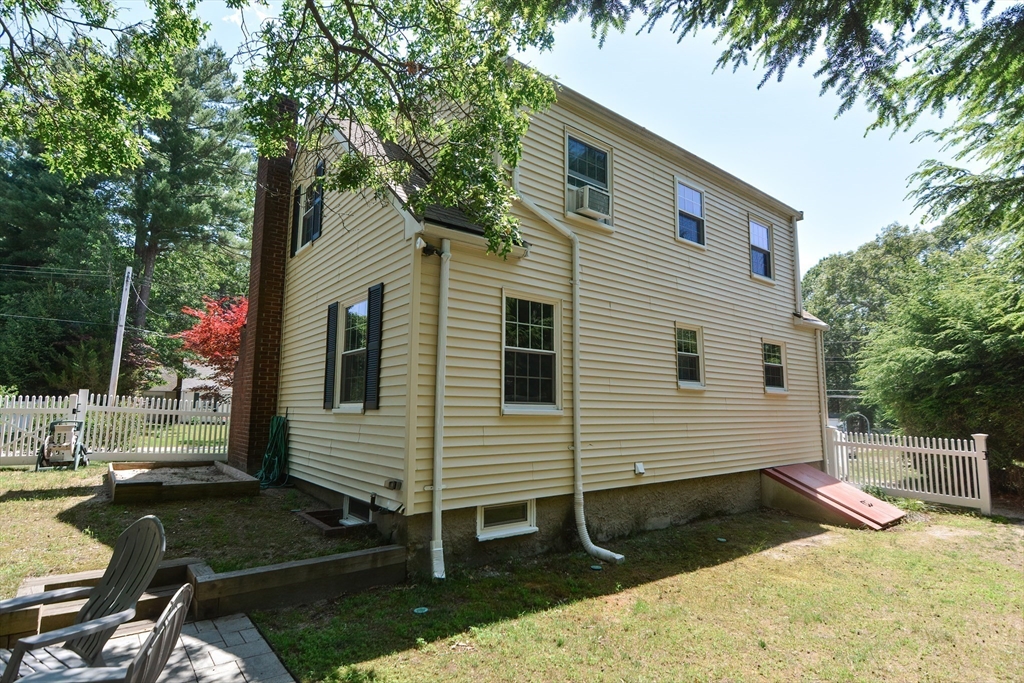 80 Pocahontas St