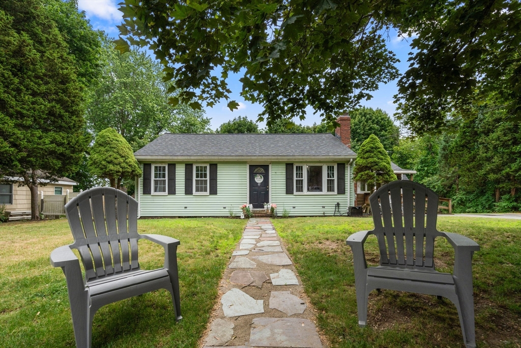 17 Center Hill Rd