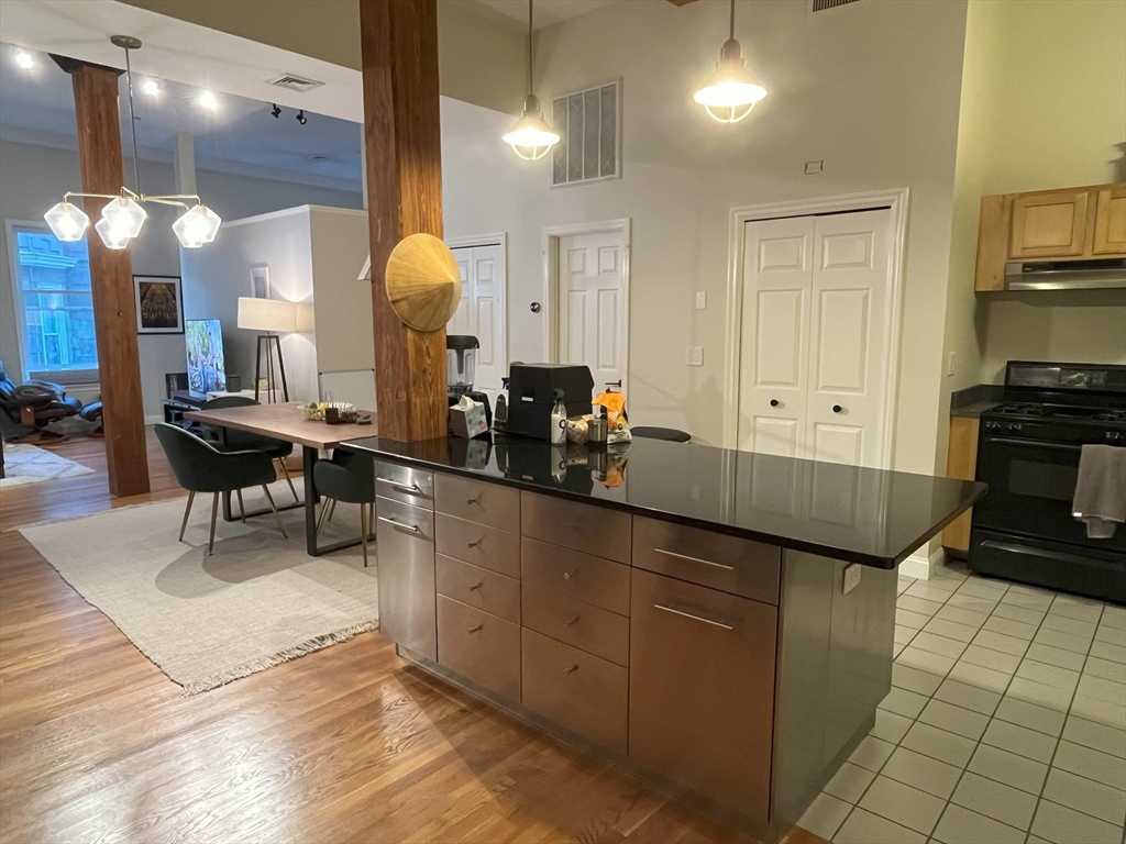253 Norfolk # 4 Unit: 1-4