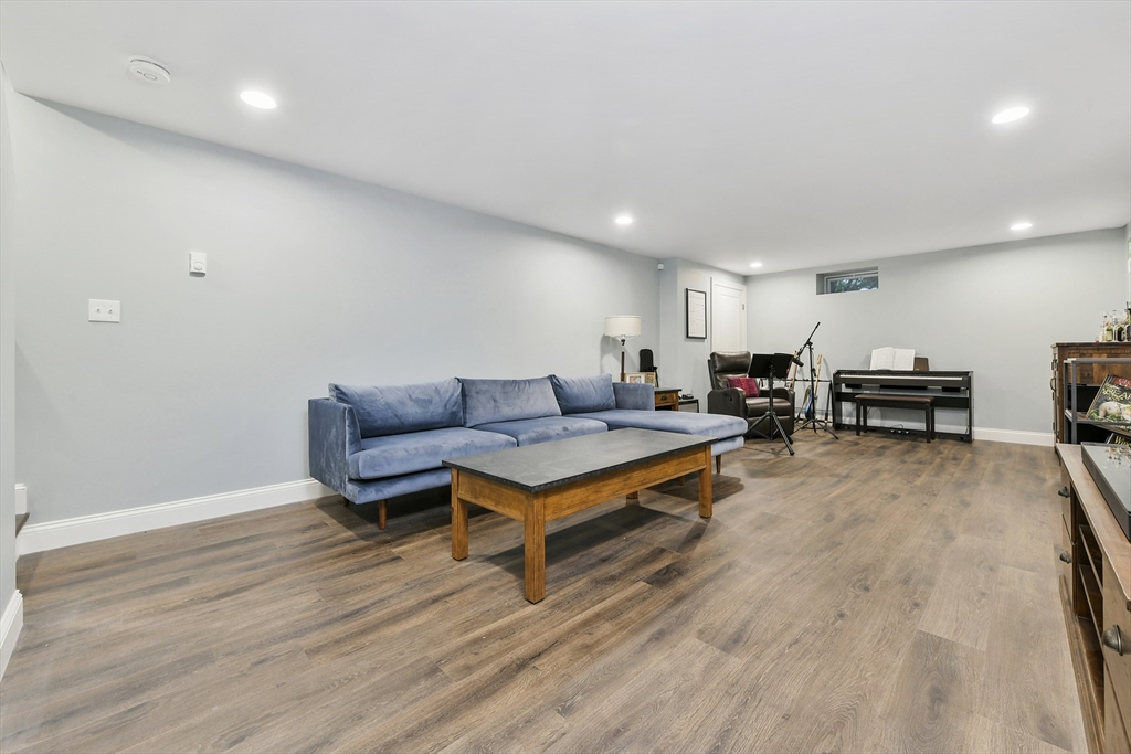 146 South St