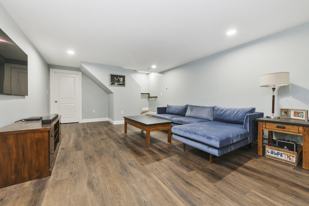 146 South St