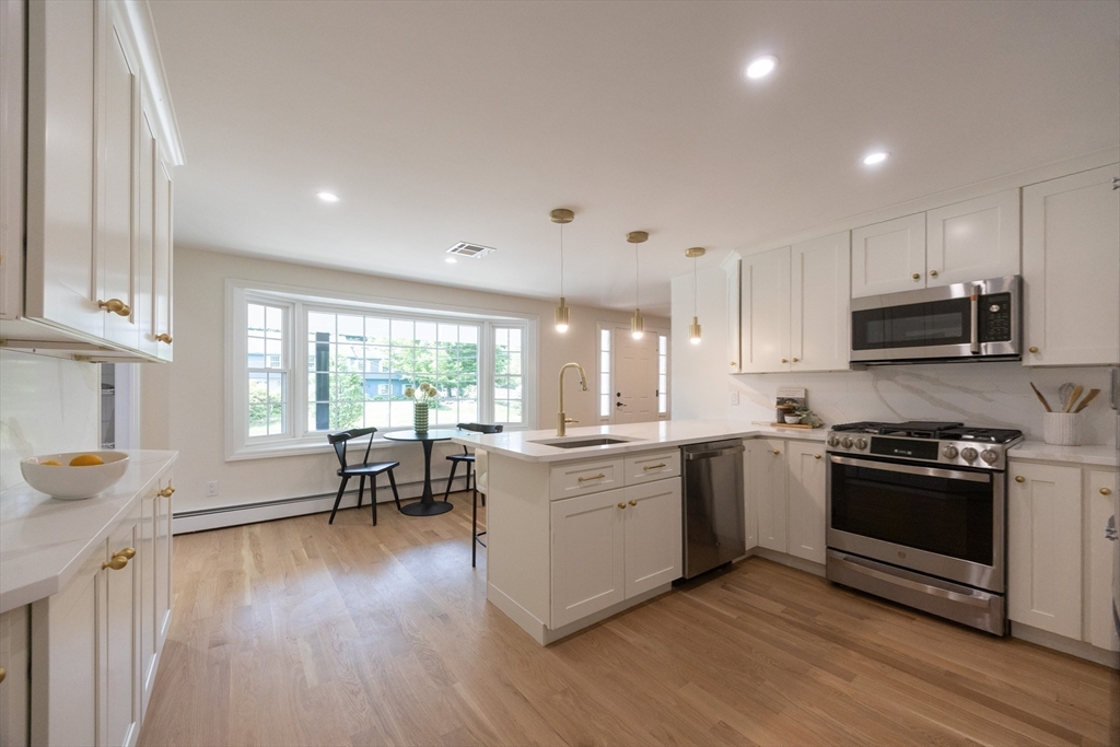 10 Lantern Ln