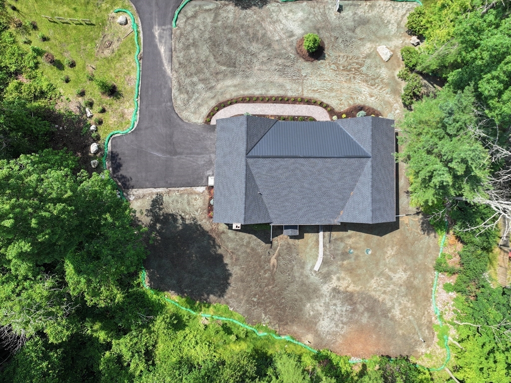 10 Lantern Ln