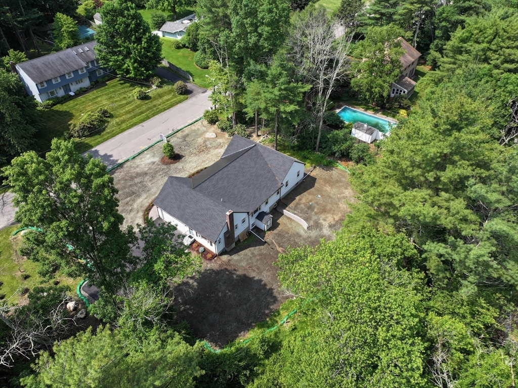 10 Lantern Ln