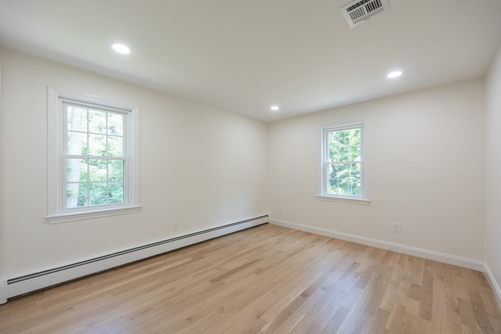 10 Lantern Ln