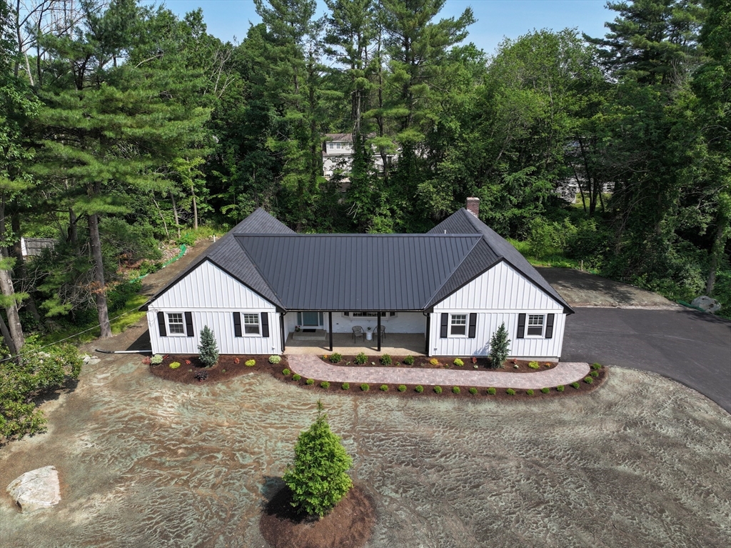 10 Lantern Ln